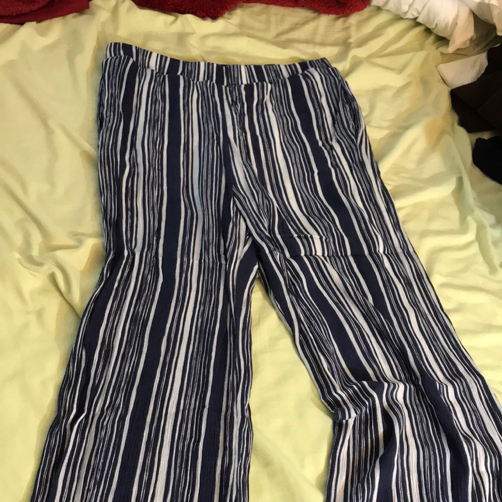 super cute flowy pants.